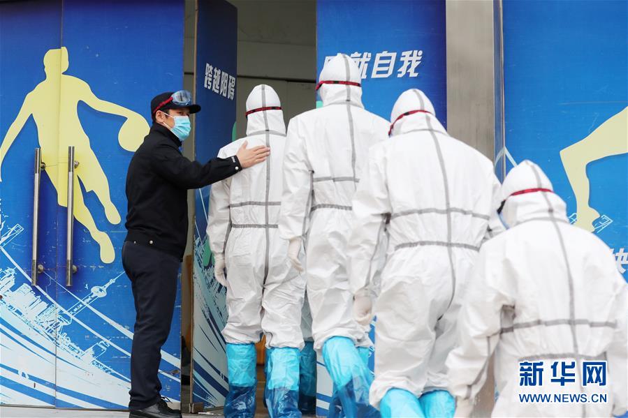 （習近平致敬的戰(zhàn)“疫”英雄·公安干警篇·圖文互動）（2）他們，抗疫一線鑄警魂