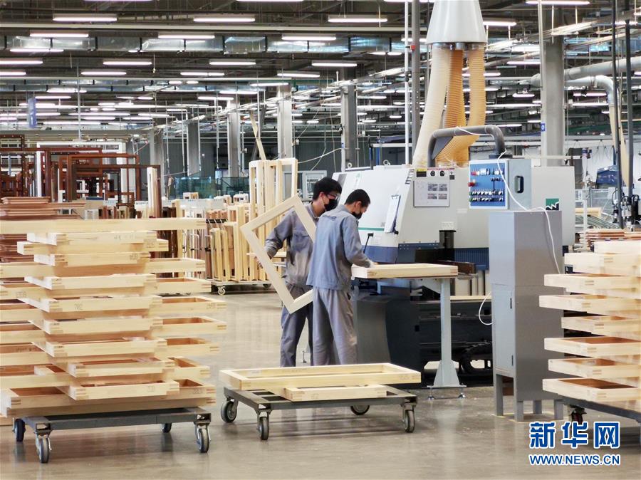 （在習(xí)近平新時代中國特色社會主義思想指引下——新時代新作為新篇章·習(xí)近平總書記關(guān)切事·圖文互動）（2）陽光總在風雨后——中小企業(yè)在疫情中迎難而上