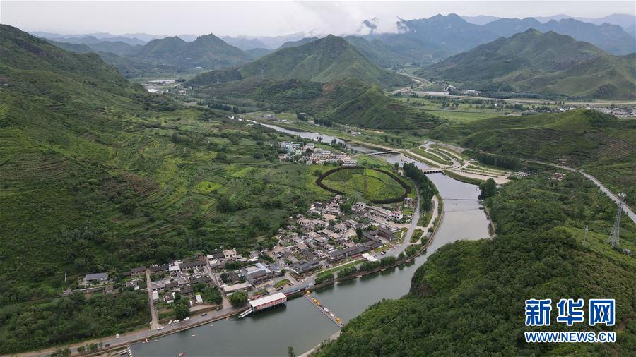 （新華全媒頭條·走向我們的小康生活·圖文互動）（5）長城腳下，小康村串成“珍珠鏈”