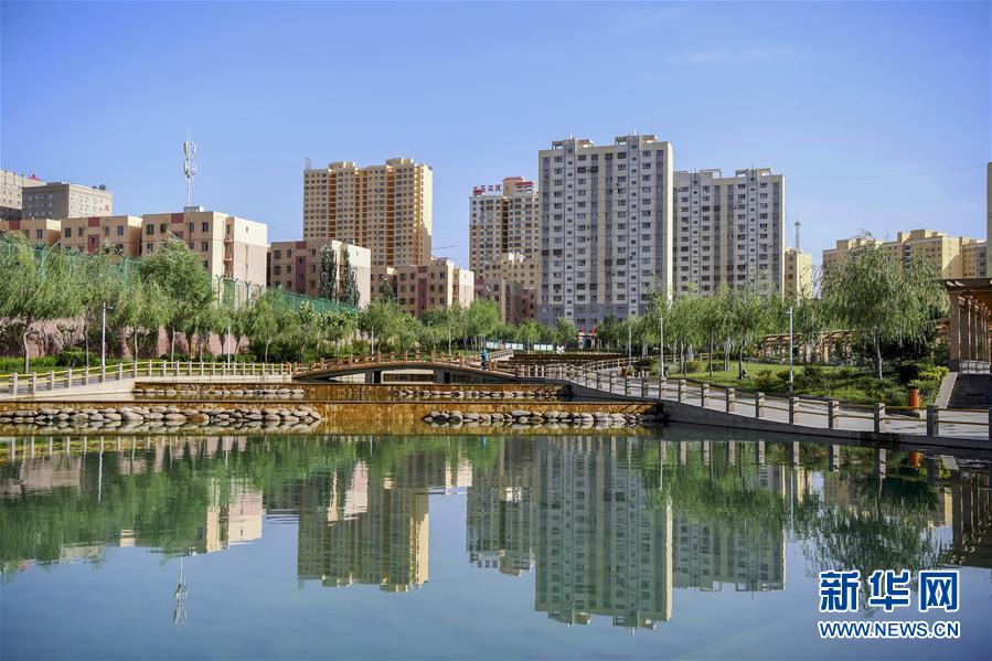 （新華全媒頭條·圖文互動）（8）旗引天山南北　譜寫發(fā)展新篇——以習(xí)近平同志為核心的黨中央關(guān)心新疆工作紀(jì)實(shí) 