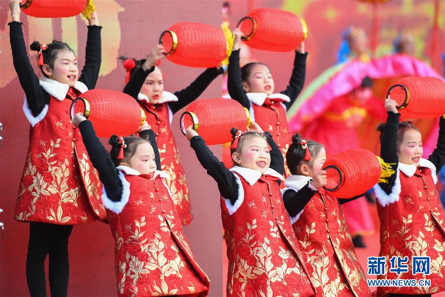 （習(xí)近平的小康故事·圖文互動(dòng)）（6）“文明其精神，野蠻其體魄”——習(xí)近平同少年兒童的故事