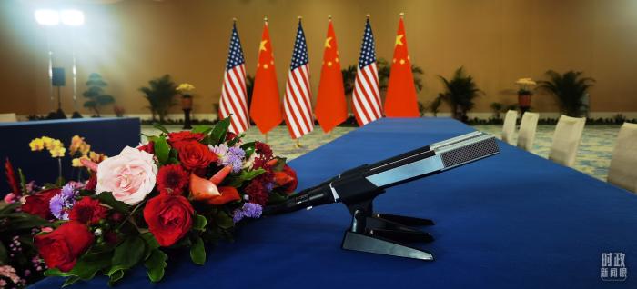 △中美元首會晤現(xiàn)場擺放的鮮花。(總臺央視記者劉琦拍攝)